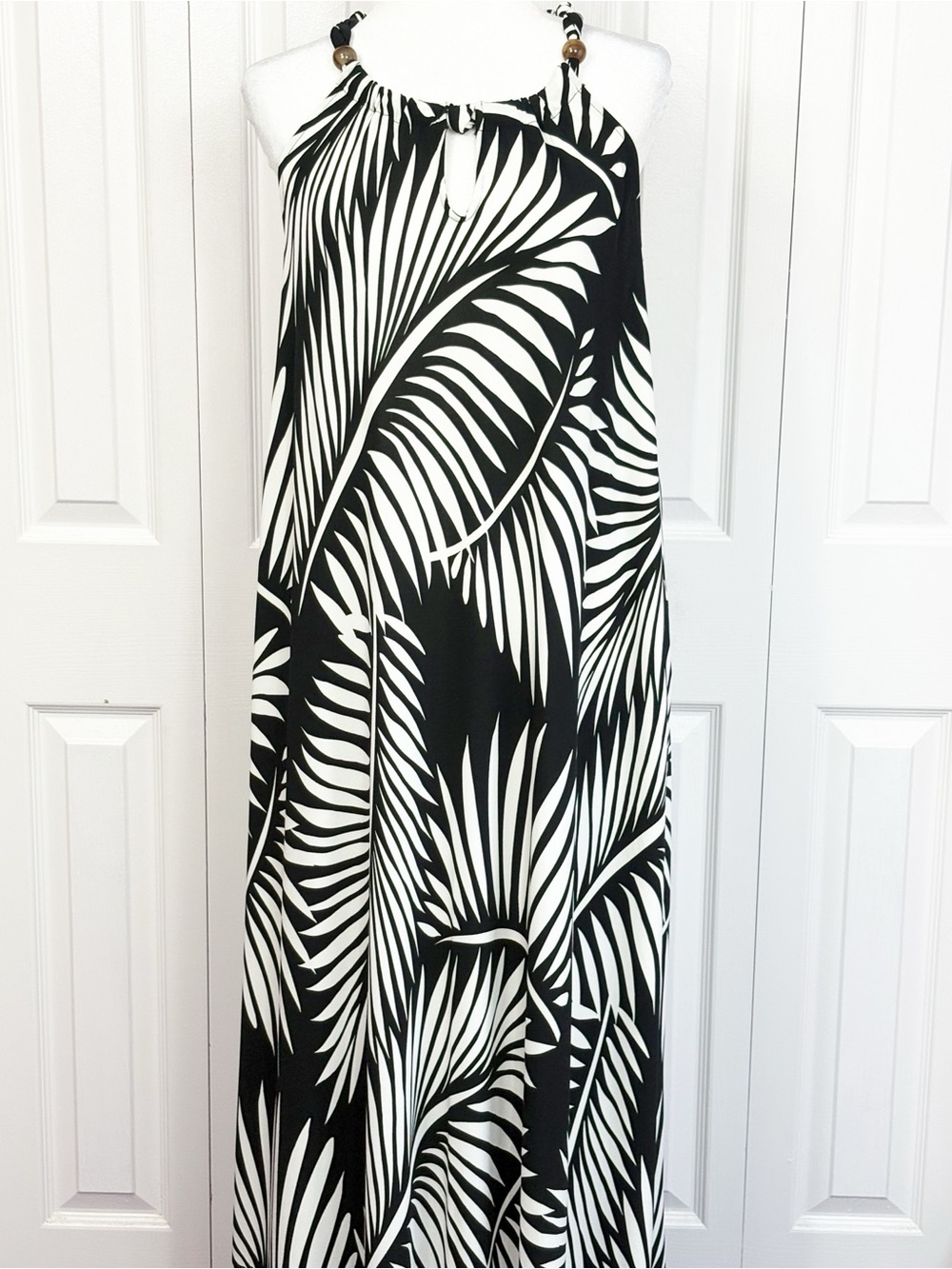 NWT Lane Bryant Black & White Palm Leaf Beaded Knot Halter Maxi Dress 14/16